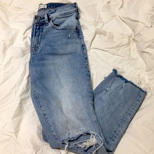 Abercrombie&Fitch Mid Rise Boyfriend Jeans!!